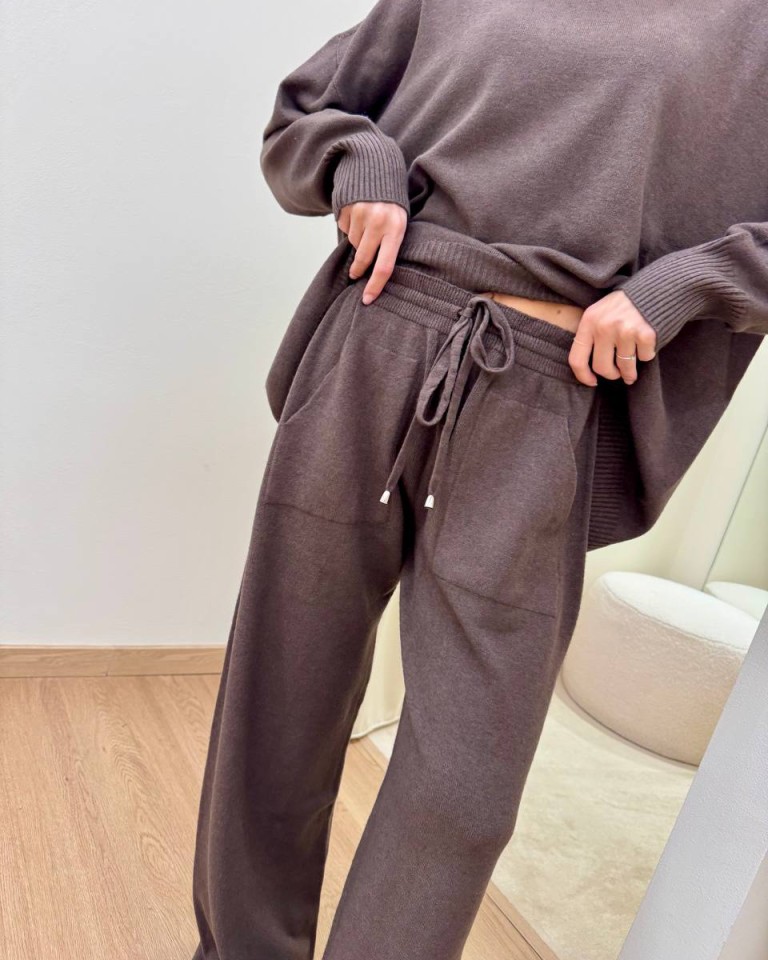 Completo in maglia moro pantalone e dolcevita HaveOne Shop Online Completo in maglia moro pantalone e dolcevita HaveOne