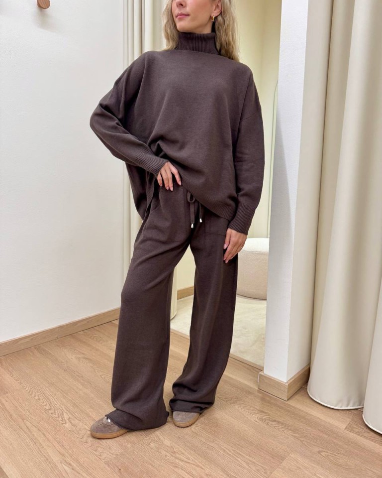 Completo in maglia moro pantalone e dolcevita HaveOne Shop Online Completo in maglia moro pantalone e dolcevita HaveOne