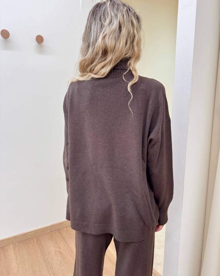 Completo in maglia moro pantalone e dolcevita HaveOne Shop Online Completo in maglia moro pantalone e dolcevita HaveOne