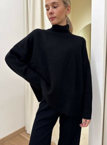 Shop Online Maglione over scatoletta spacchi laterali nero Souvenir