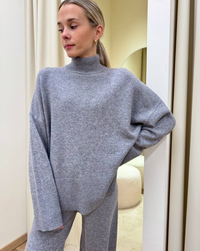 Maglione over scatoletta spacchi laterali grigio Souvenir Shop Online Maglione over scatoletta spacchi laterali grigio Souvenir