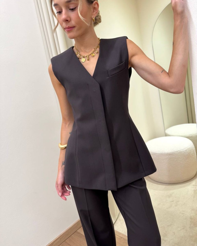 Gilet abbottonatura nascosta moro Kontatto Shop Online Gilet abbottonatura nascosta moro Kontatto