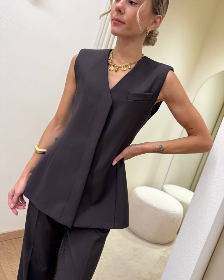 Gilet abbottonatura nascosta moro Kontatto Shop Online Gilet abbottonatura nascosta moro Kontatto