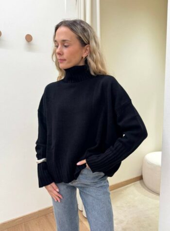 Shop Online Maglione over pura lana nero Vicolo