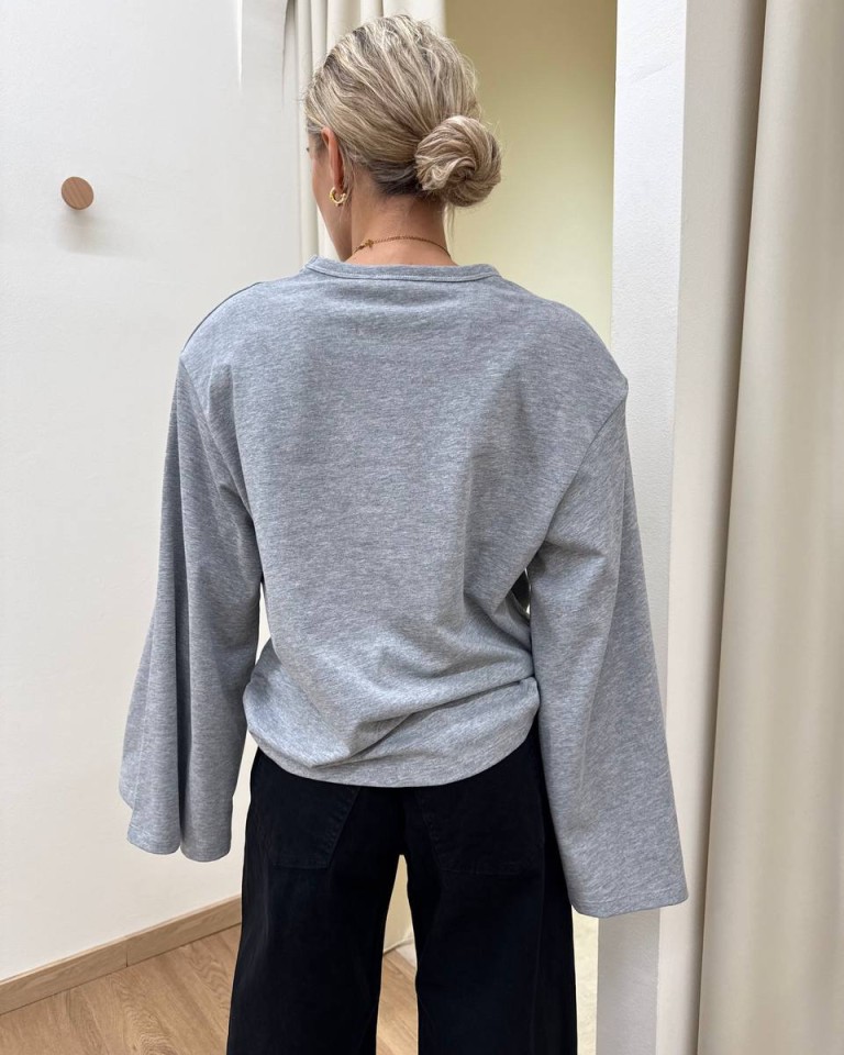 Maglia manica ampissima spalle imbottite grigia Vicolo Shop Online Maglia manica ampissima spalle imbottite grigia Vicolo