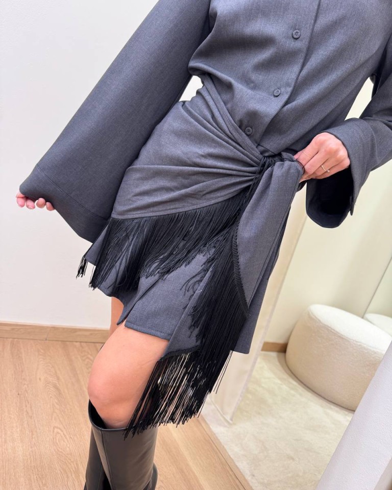 Vestito corto con fusciacca e frange grigio scuro Tensione In Shop Online Vestito corto con fusciacca e frange grigio scuro Tensione In