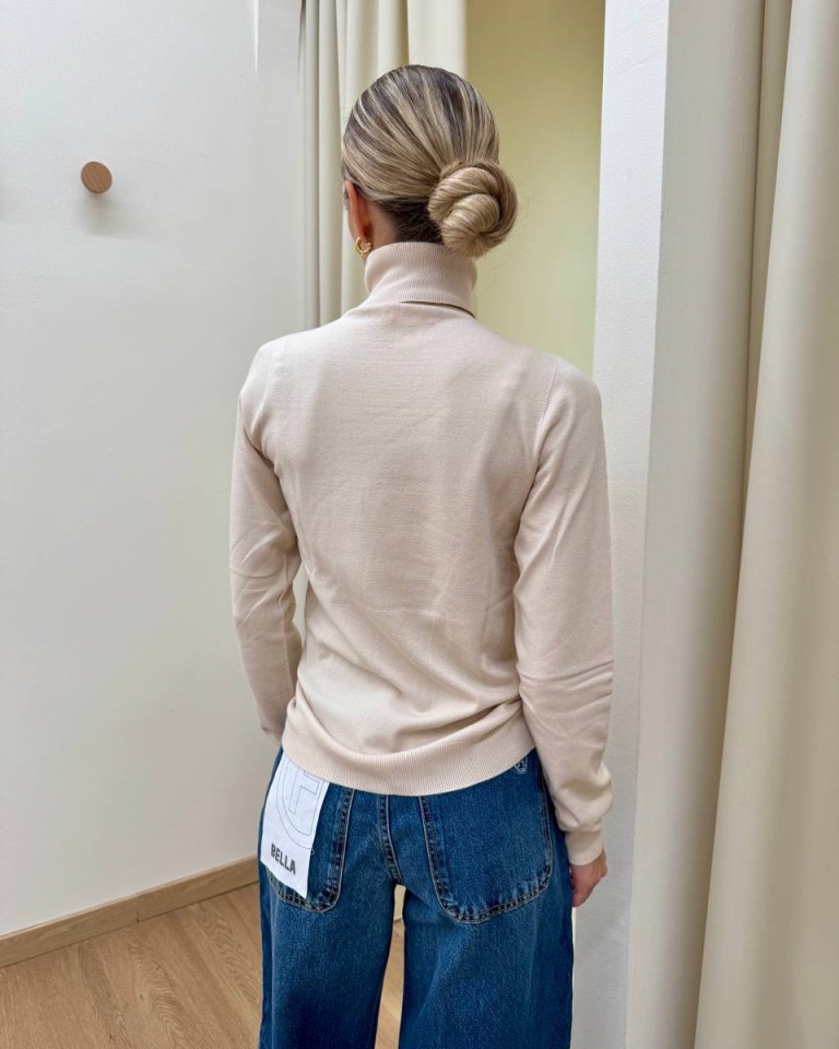 Dolcevita maglia rasata talco Kontatto Shop Online Dolcevita maglia rasata talco Kontatto