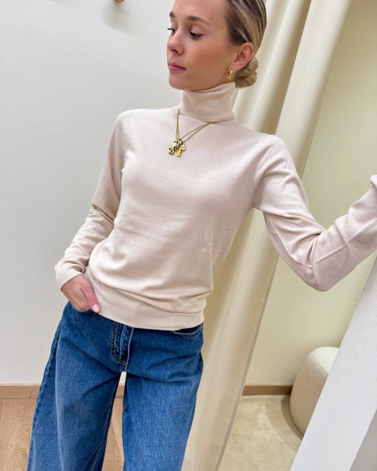 Dolcevita maglia rasata talco Kontatto Shop Online Dolcevita maglia rasata talco Kontatto
