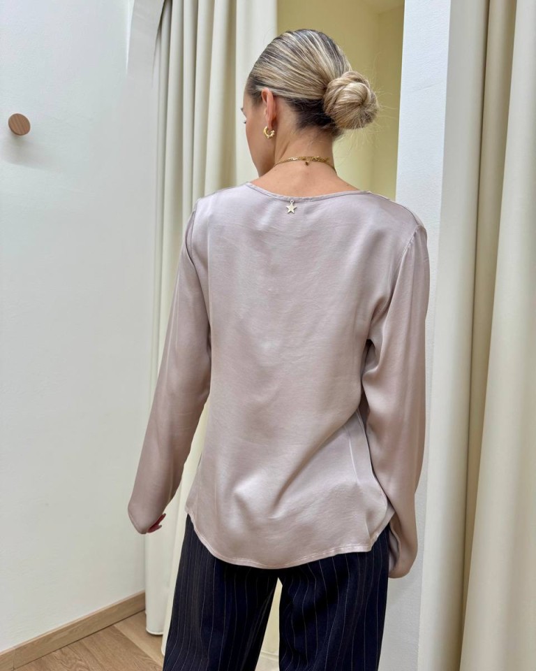 Blusa raso scollo a gronda cipria Souvenir Shop Online Blusa raso scollo a gronda cipria Souvenir