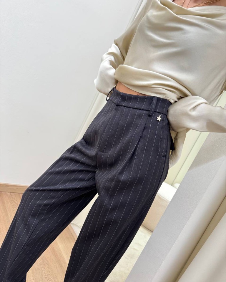 Pantalone con pinces gessato grigio antracite Souvenir Shop Online Pantalone con pinces gessato grigio antracite Souvenir