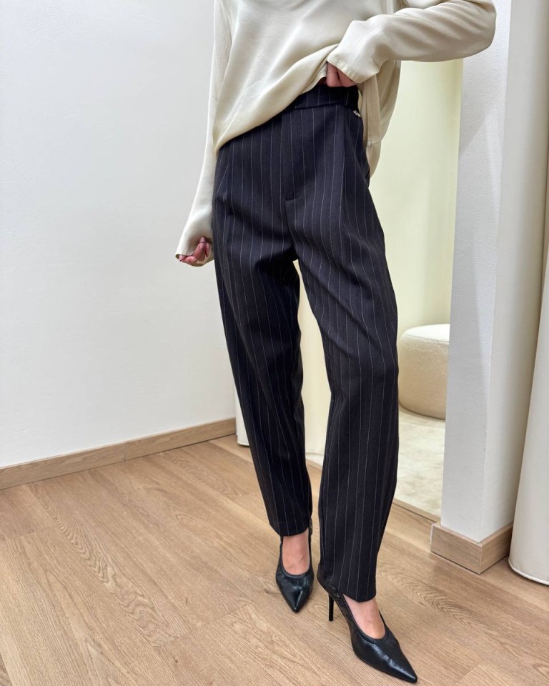 Pantalone con pinces gessato grigio antracite Souvenir Shop Online Pantalone con pinces gessato grigio antracite Souvenir