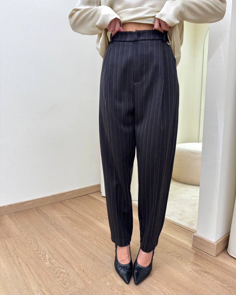 Pantalone con pinces gessato grigio antracite Souvenir Shop Online Pantalone con pinces gessato grigio antracite Souvenir