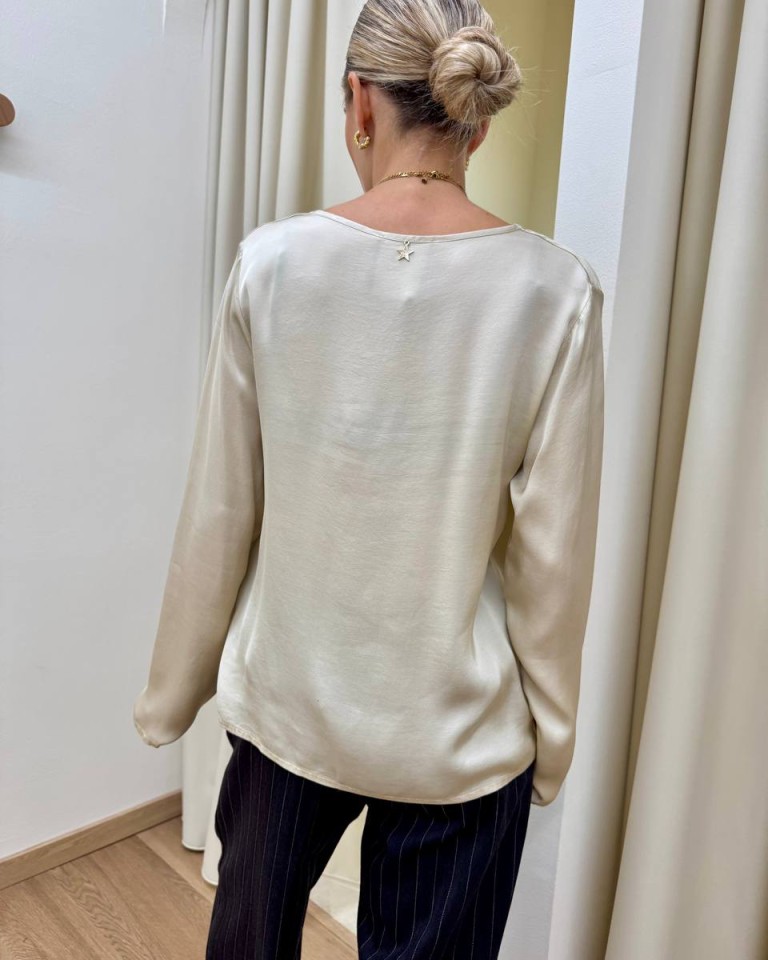 Blusa raso scollo a gronda beige Souvenir Shop Online Blusa raso scollo a gronda beige Souvenir