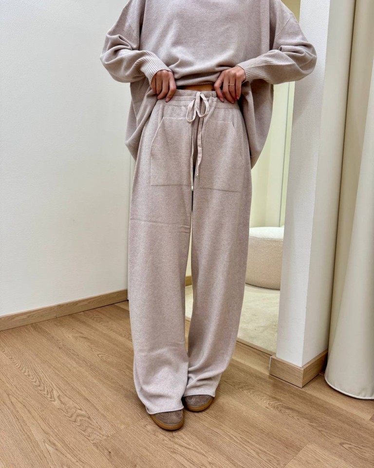 Completo in maglia beige pantalone e dolcevita HaveOne Shop Online Completo in maglia beige pantalone e dolcevita HaveOne