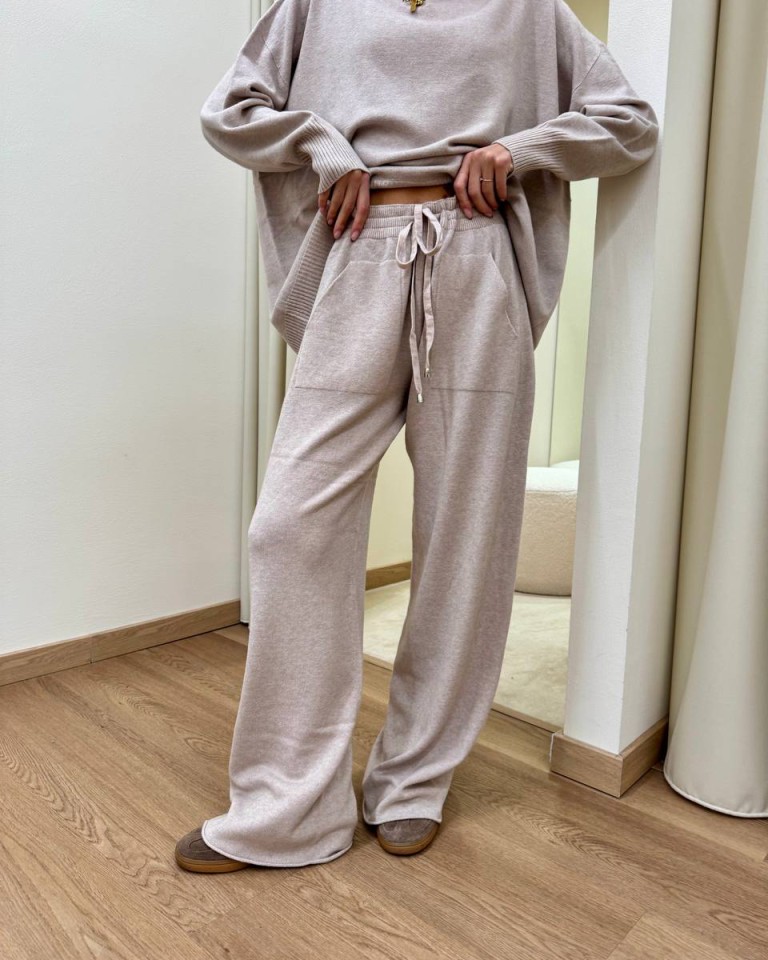 Completo in maglia beige pantalone e dolcevita HaveOne Shop Online Completo in maglia beige pantalone e dolcevita HaveOne