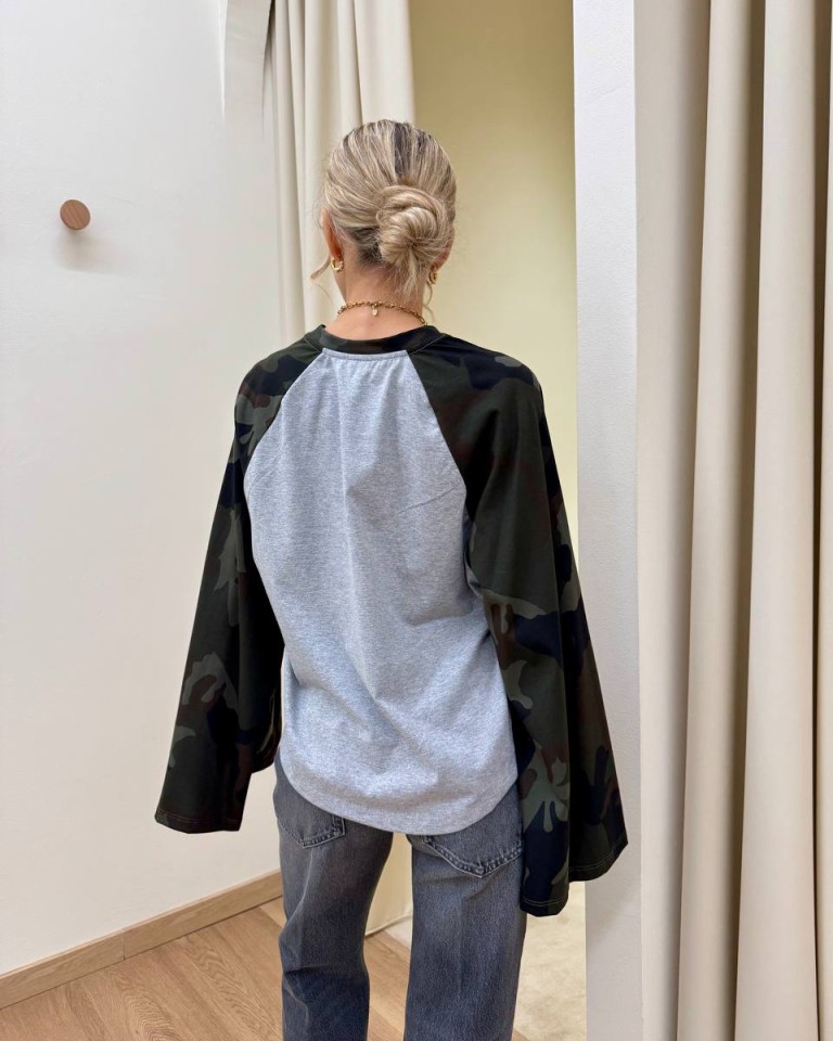 Maglia bicolore manica ampia grigio e camouflage Vicolo Shop Online Maglia bicolore manica ampia grigio e camouflage Vicolo