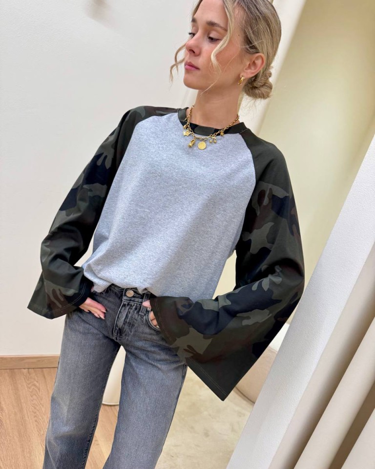 Maglia bicolore manica ampia grigio e camouflage Vicolo Shop Online Maglia bicolore manica ampia grigio e camouflage Vicolo