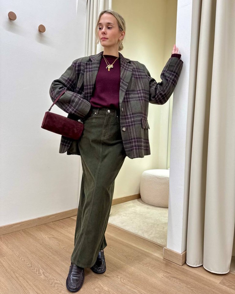Gonna OLIVIA in velluto rocciatore verde militare Vicolo Shop Online Gonna OLIVIA in velluto rocciatore verde militare Vicolo