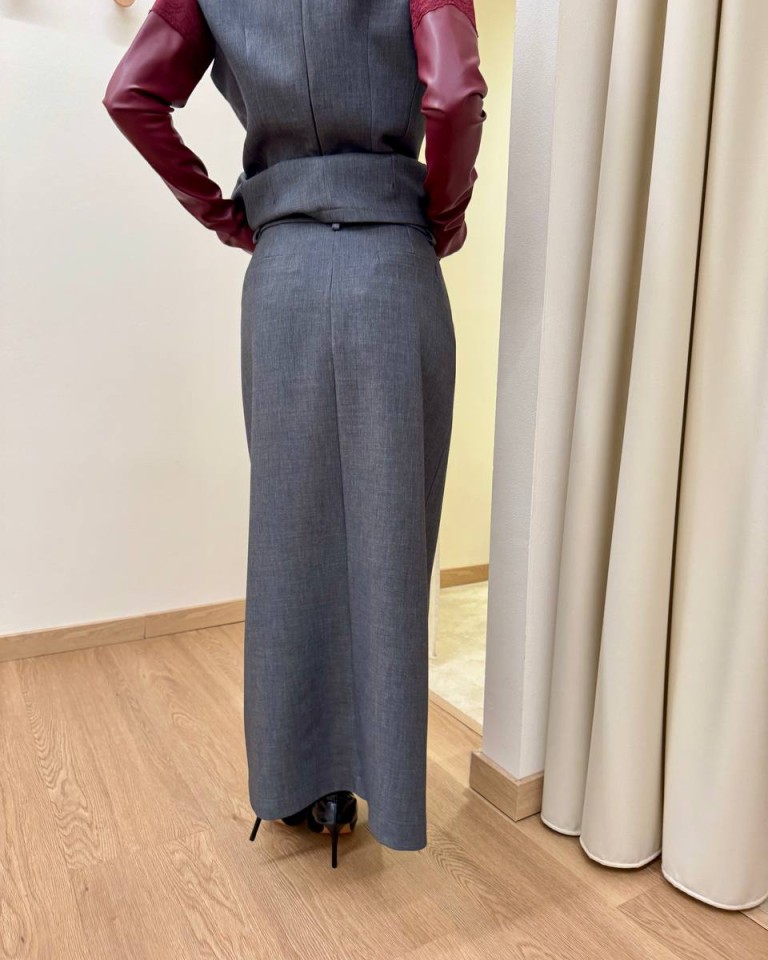 Gonna spacco davanti grigio scuro Tensione In Shop Online Gonna spacco davanti grigio scuro Tensione In