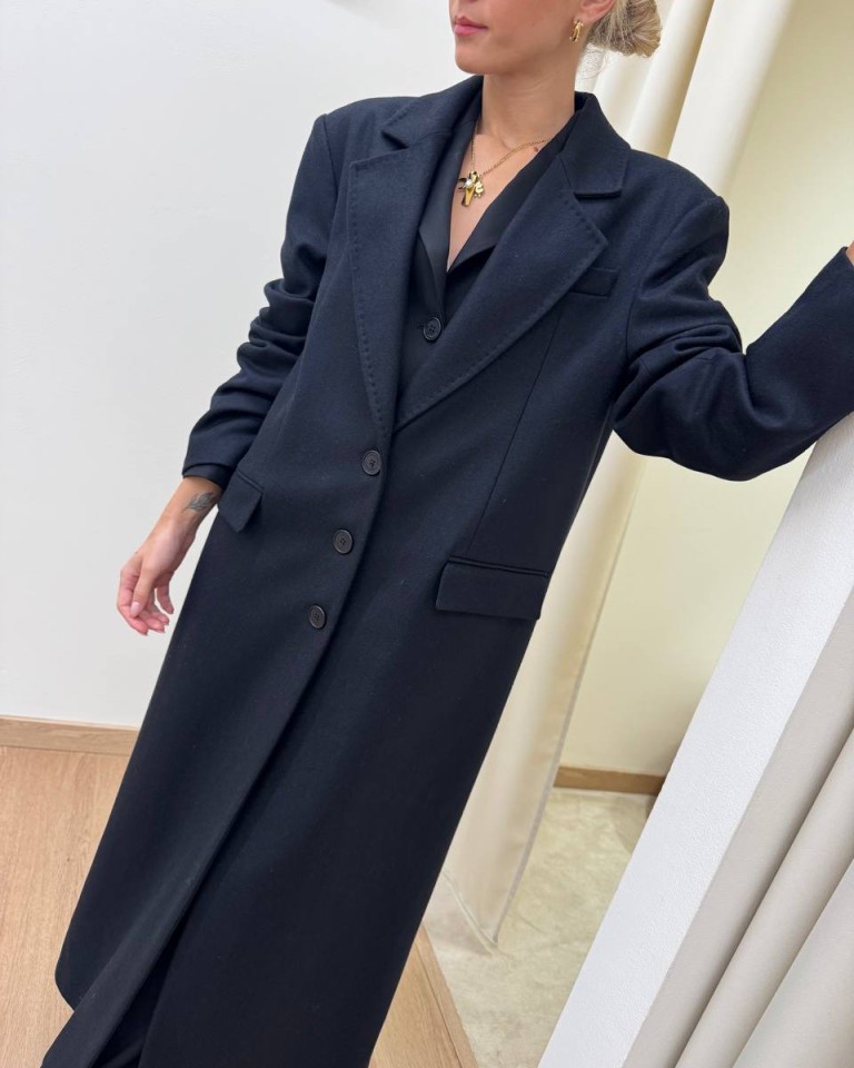 Cappotto lungo monopetto nero Mar De Margaritas Shop Online Cappotto lungo monopetto nero Mar De Margaritas