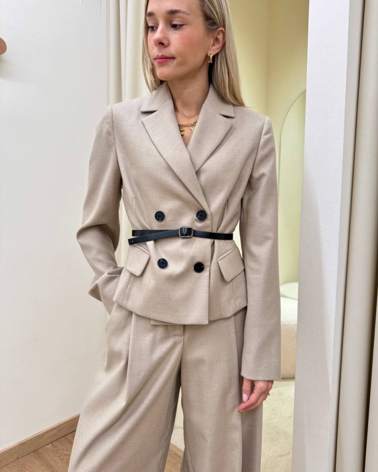 Completo Fabiana giacca e pantalone beige Souvenir Shop Online Completo Fabiana giacca e pantalone beige Souvenir