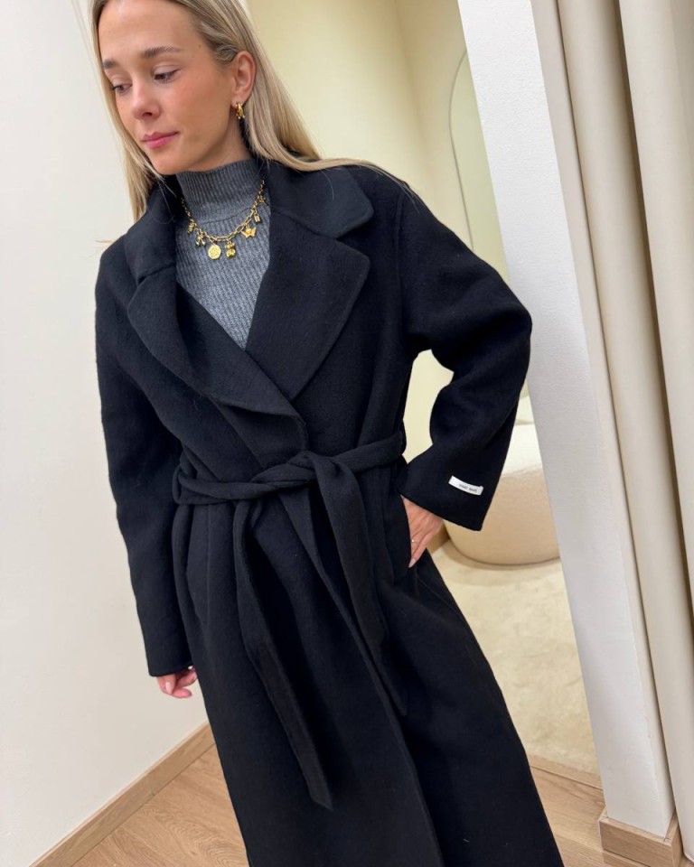 Cappotto Hand Made con sciarpa nero Kontatto Shop Online Cappotto Hand Made con sciarpa nero Kontatto