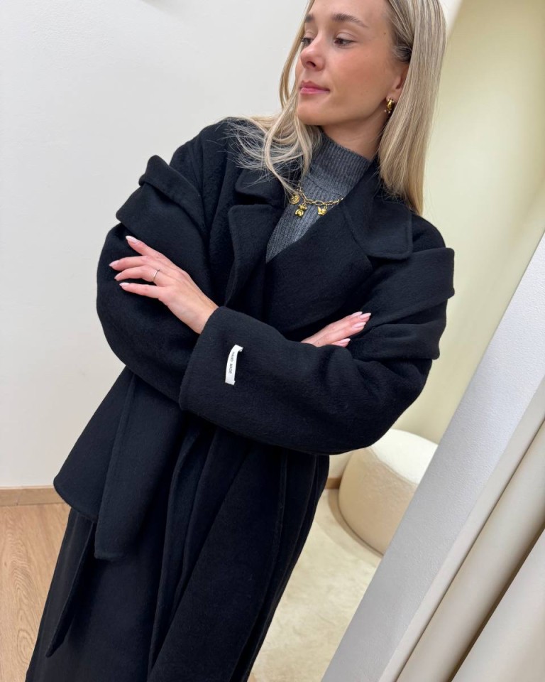 Cappotto Hand Made con sciarpa nero Kontatto Shop Online Cappotto Hand Made con sciarpa nero Kontatto