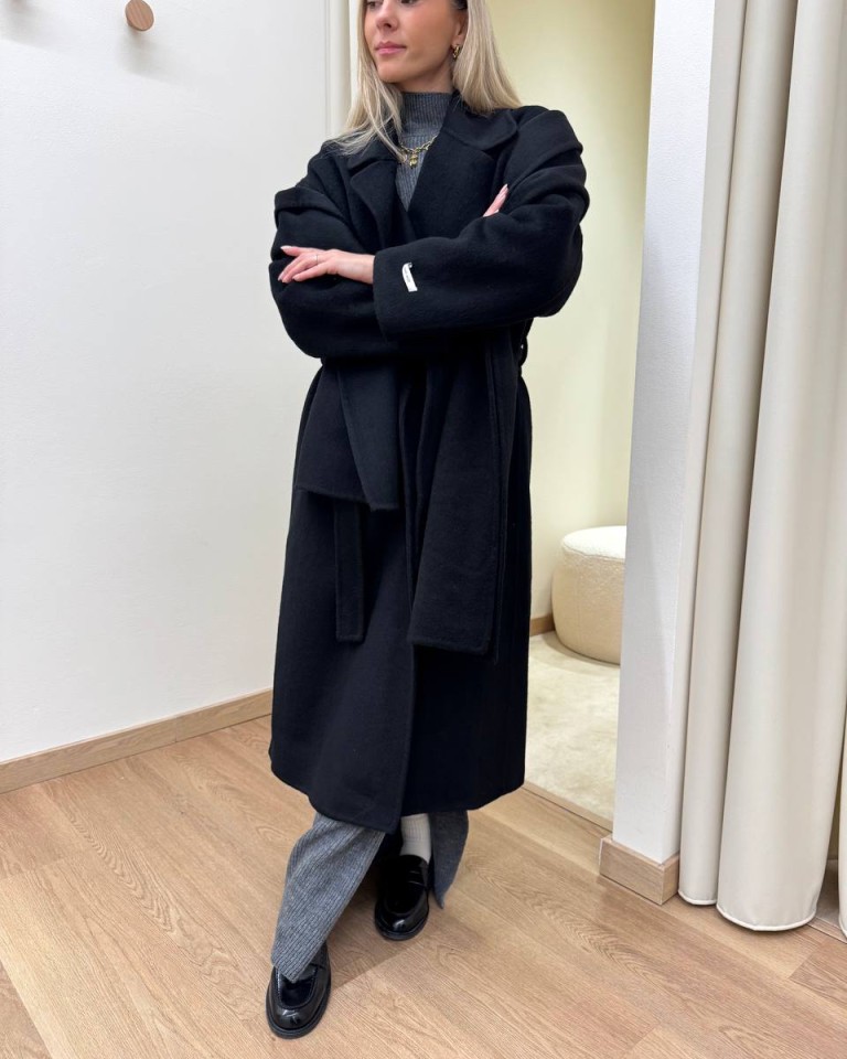 Cappotto Hand Made con sciarpa nero Kontatto Shop Online Cappotto Hand Made con sciarpa nero Kontatto