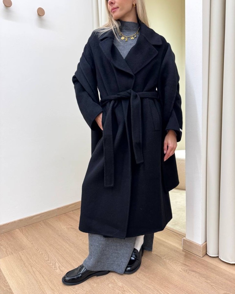 Cappotto Hand Made con sciarpa nero Kontatto Shop Online Cappotto Hand Made con sciarpa nero Kontatto
