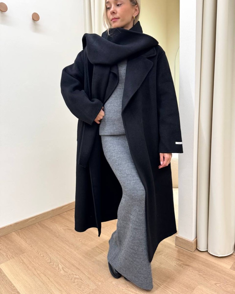 Cappotto Hand Made con sciarpa nero Kontatto Shop Online Cappotto Hand Made con sciarpa nero Kontatto